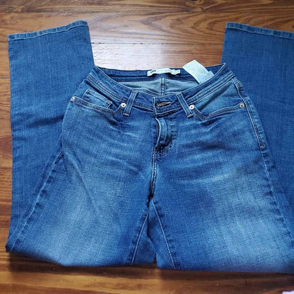 levi's women's curvy bootcut jeans